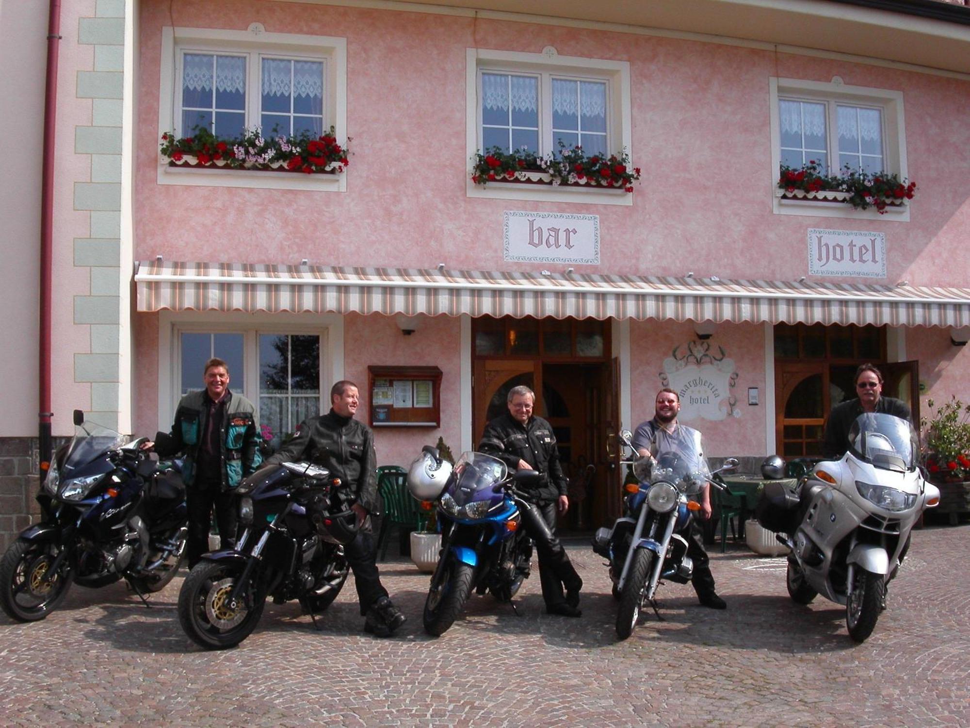 Alpen Garten Hotel Margherita Rumo Buitenkant foto
