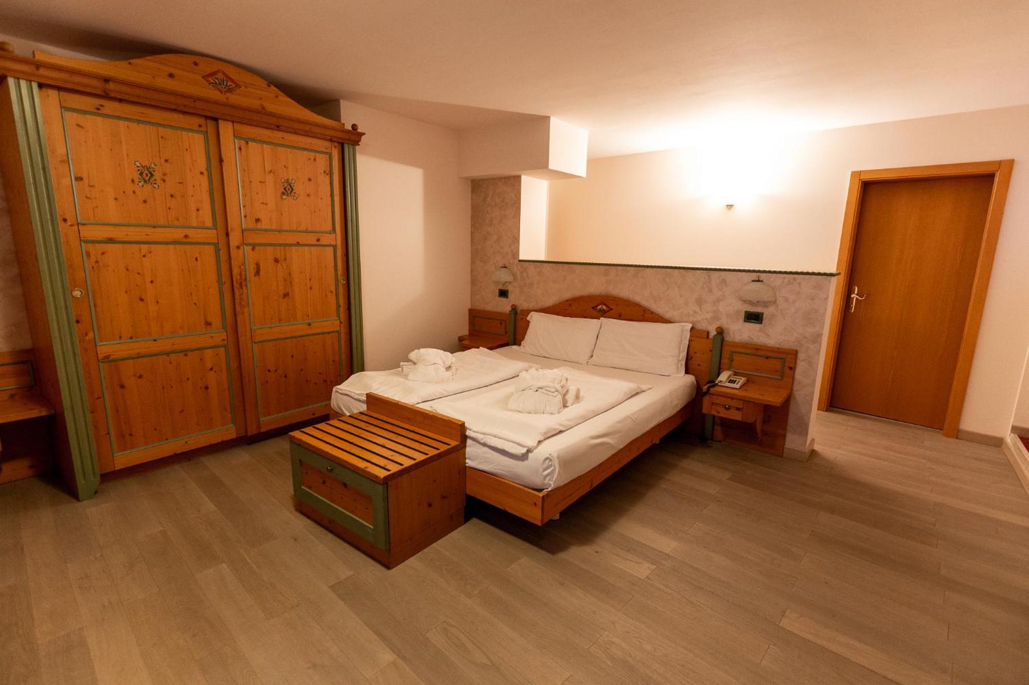 Alpen Garten Hotel Margherita Rumo Buitenkant foto